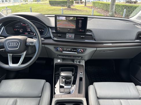 Certified 2025 Audi Q5 2.0T Premium Plus w/ Premium Plus Package AWD/4WD image 33