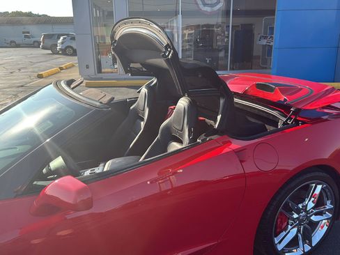 Used 2017 Chevrolet Corvette Stingray Convertible RWD image 28