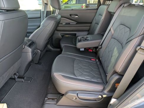 New 2026 Nissan Pathfinder Platinum FWD image 24