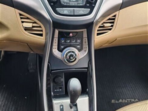 Used 2013 Hyundai Elantra GLS w/ Preferred Pkg image 34