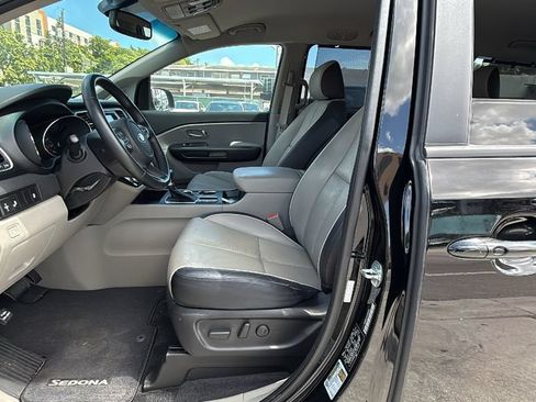 Used 2020 Kia Sedona EX FWD image 23