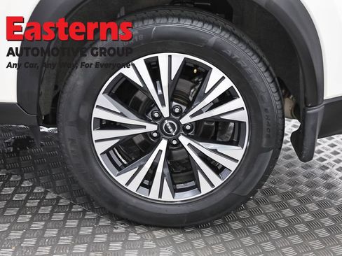 Used 2023 Nissan Rogue SV w/ SV Premium B Package AWD/4WD image 34