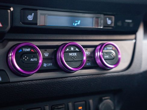 Used 2017 Toyota Tacoma TRD Off-Road image 38