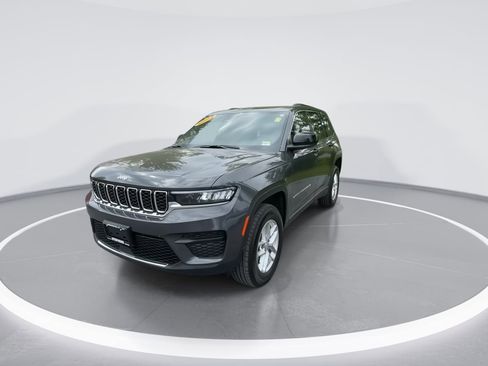 Used 2025 Jeep Grand Cherokee Laredo X AWD/4WD image 6