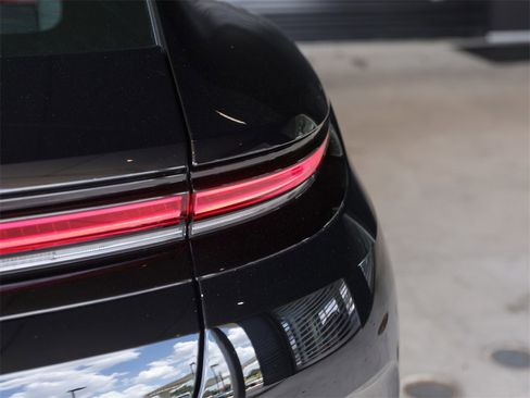 New 2025 Porsche Panamera 4 image 15