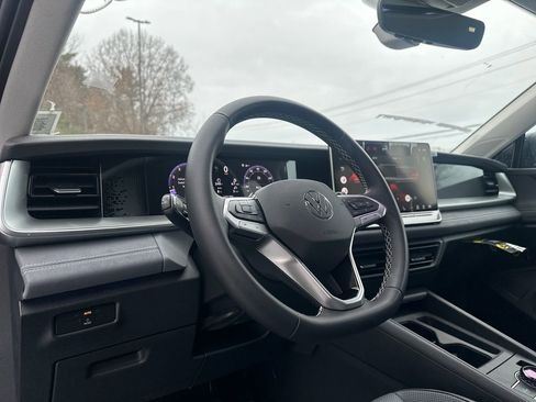 New 2026 Volkswagen Tiguan SE image 6