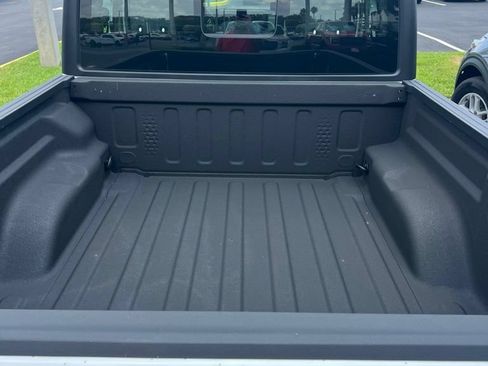 Used 2026 Jeep Gladiator Sport AWD/4WD image 7