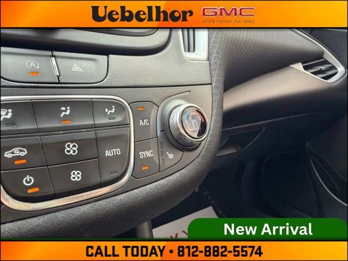 Used 2023 Chevrolet Malibu LT FWD image 28