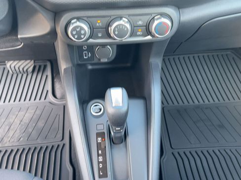 New 2025 Nissan Kicks Play S image 17