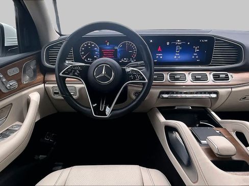 Certified 2025 Mercedes-Benz GLE 450e 4MATIC image 6