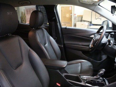 Certified 2024 Buick Encore GX Sport Touring image 10