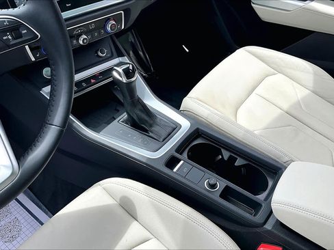 Used 2020 Audi Q3 2.0T Premium Plus AWD/4WD image 16