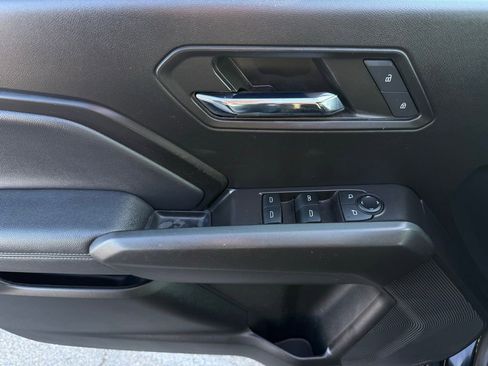 Used 2024 Chevrolet Colorado LT w/ LT Convenience Package image 19