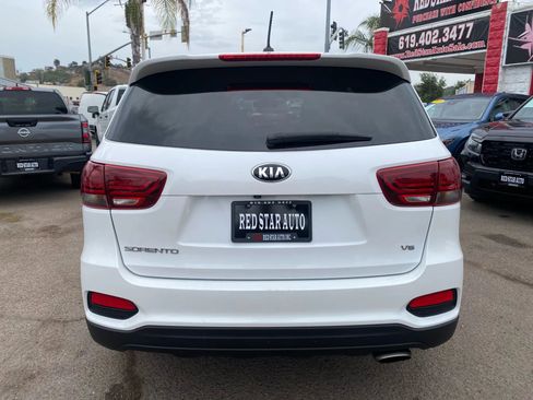Used 2019 Kia Sorento LX image 6