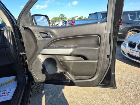 Used 2017 Chevrolet Colorado LT w/ LT Convenience Package RWD image 24