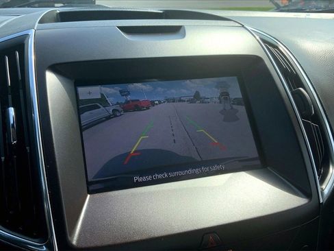 Used 2020 Ford Edge Titanium image 21