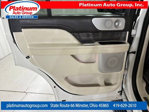 Used 2020 Lincoln Navigator Black Label w/ Cargo Convenience Package AWD/4WD image 33