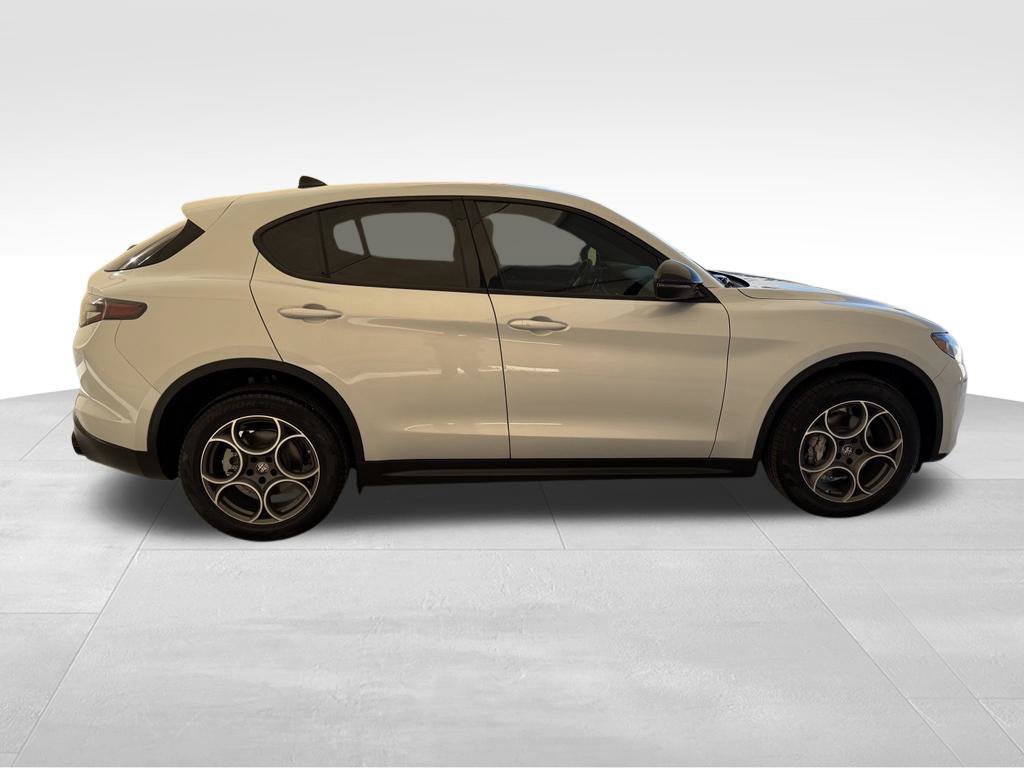 New 2025 Alfa Romeo Stelvio Sprint w/ Convenience Package AWD/4WD image 5
