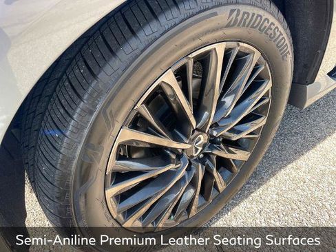 Certified 2025 INFINITI QX80 Autograph image 10