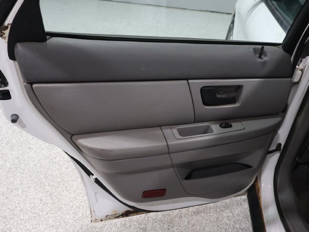 Used 2005 Ford Taurus SE FWD image 19