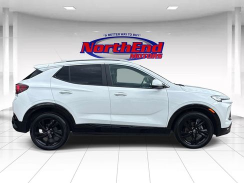 Used 2024 Buick Encore GX Sport Touring FWD image 8
