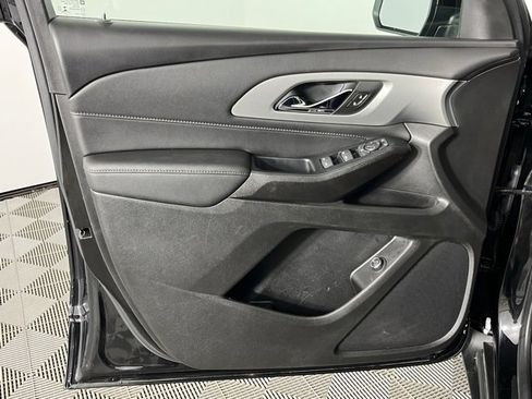 Used 2022 Chevrolet Traverse LT image 21