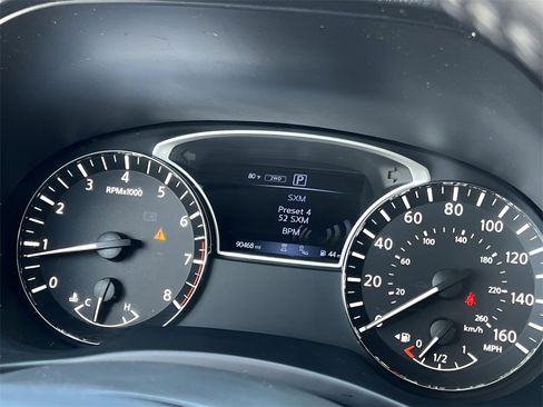 Used 2020 Nissan Pathfinder Platinum image 31