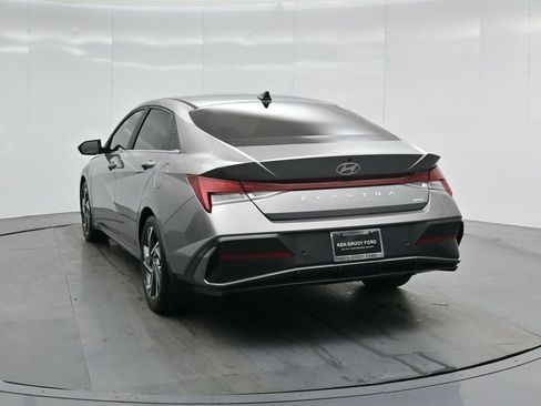 Used 2024 Hyundai Elantra Limited image 28