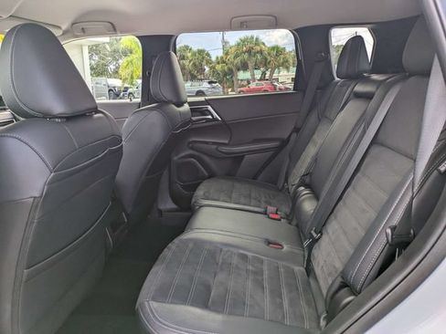 Used 2024 Mitsubishi Outlander SE FWD image 14