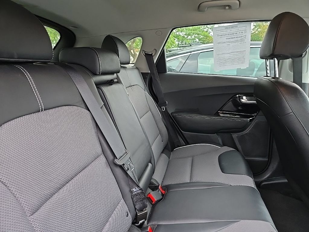 Used 2022 Kia Niro EX w/ Cold Weather Package FWD image 32
