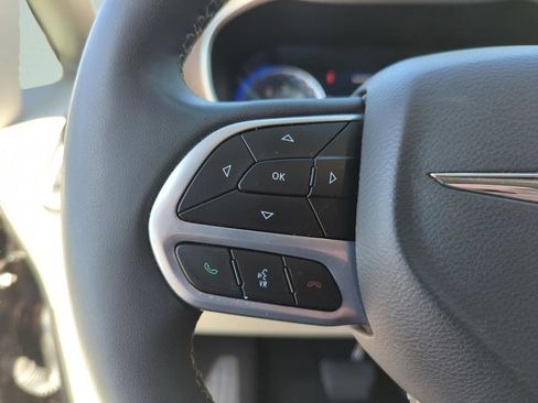 Used 2024 Chrysler Voyager LX FWD image 37