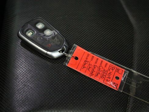 Used 2020 Cadillac Escalade ESV Platinum image 31