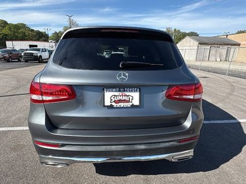 Used 2018 Mercedes-Benz GLC 300 4MATIC image 4