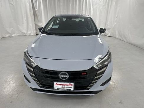 New 2025 Nissan Versa SR w/ Trunk Package FWD image 8