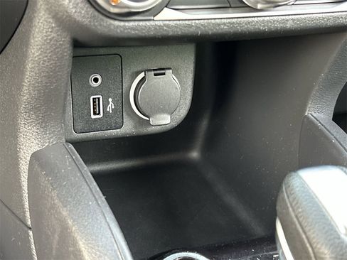 Used 2021 Nissan Kicks S image 25