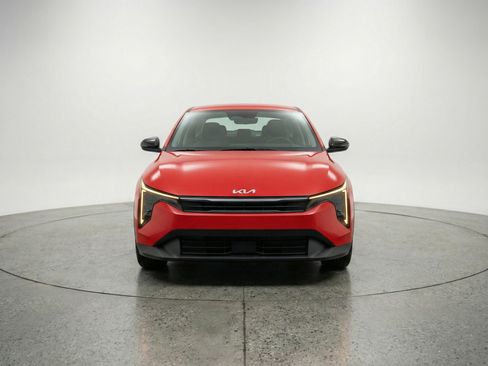 Used 2025 Kia K4 LXS image 2