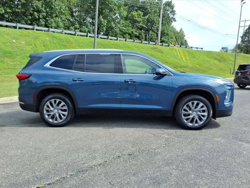 Used 2026 Buick Enclave Preferred FWD image 2