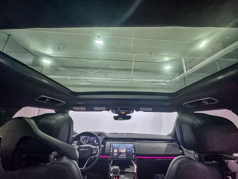 Used 2025 Land Rover Range Rover Sport SE AWD/4WD image 12