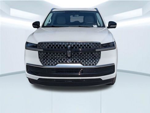 New 2026 Lincoln Navigator L Reserve AWD/4WD image 11