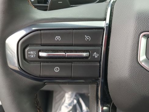 Used 2025 GMC Yukon AT4 w/ AT4 Premium Package AWD/4WD image 23