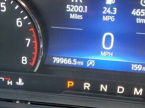 Used 2020 Ford Explorer XLT w/ Equipment Group 202A AWD/4WD image 14
