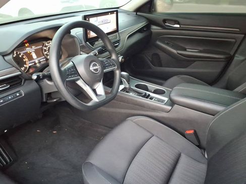 Used 2025 Nissan Altima 2.5 SV w/ SV Special Edition Package AWD/4WD image 10