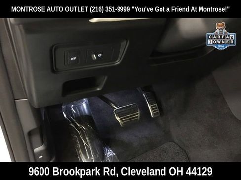 Used 2024 Land Rover Discovery Metropolitan Edition image 15