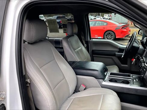 Used 2016 Ford F150 XLT w/ Equipment Group 302A Luxury image 8