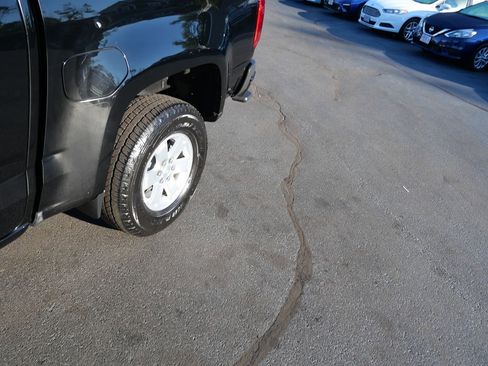 Used 2018 Chevrolet Colorado W/T w/ WT Convenience Package image 35