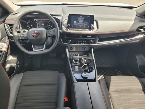 Used 2026 Nissan Rogue SV AWD/4WD image 14