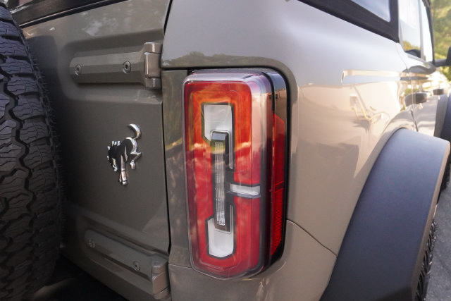 Used 2025 Ford Bronco Outer Banks w/ Sasquatch Package AWD/4WD image 31