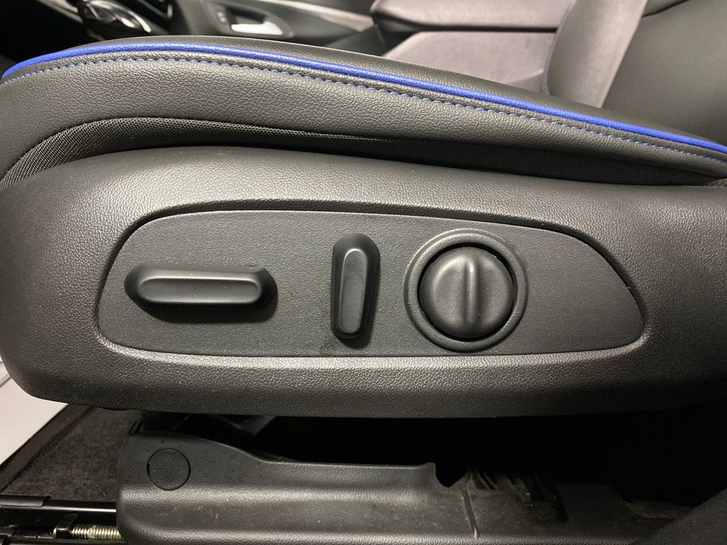 Used 2025 Buick Envista Sport Touring w/ Experience Buick Package FWD image 12