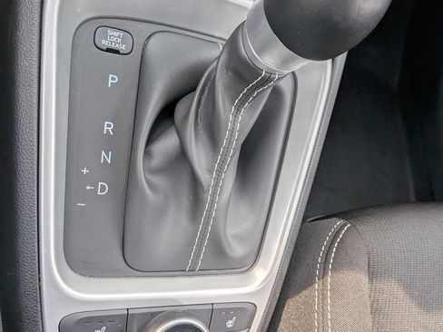 Certified 2026 Hyundai Venue SEL FWD image 16
