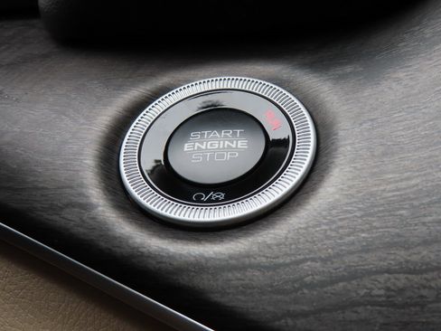 New 2025 Jeep Grand Cherokee Limited w/ Luxury Tech Group II image 12